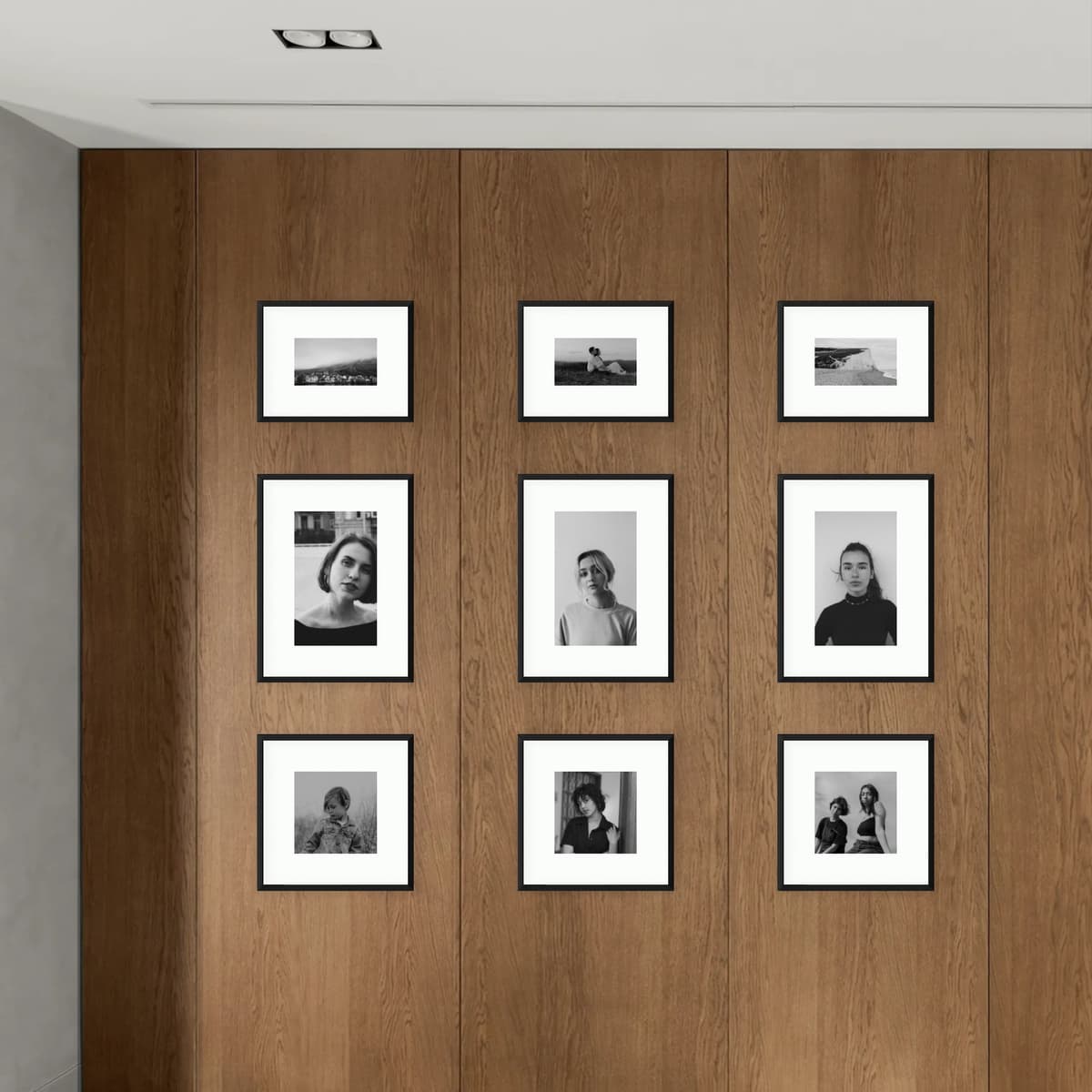 A bold and balanced gallery set designed for timeless impact.
With strong geometry, deep contrasts and museum-style spacing, this composition brings structure and sophistication — perfect for portraits, architecture, or editorial-style photography.